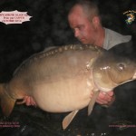 5 Carpe miroir16,400kg Prise par Casper Oct 2014 LOGO